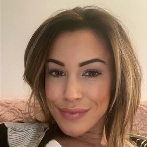 Meet your Posher, Dacey